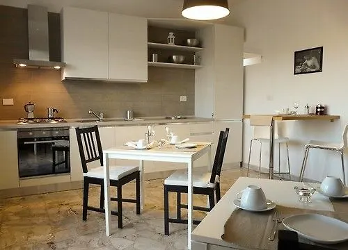 Nocleg ze śniadaniem Atticoromantica 4*